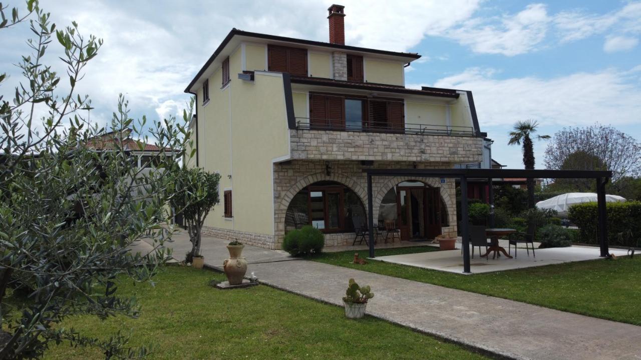 Apartments Krnjic Умаг Экстерьер фото