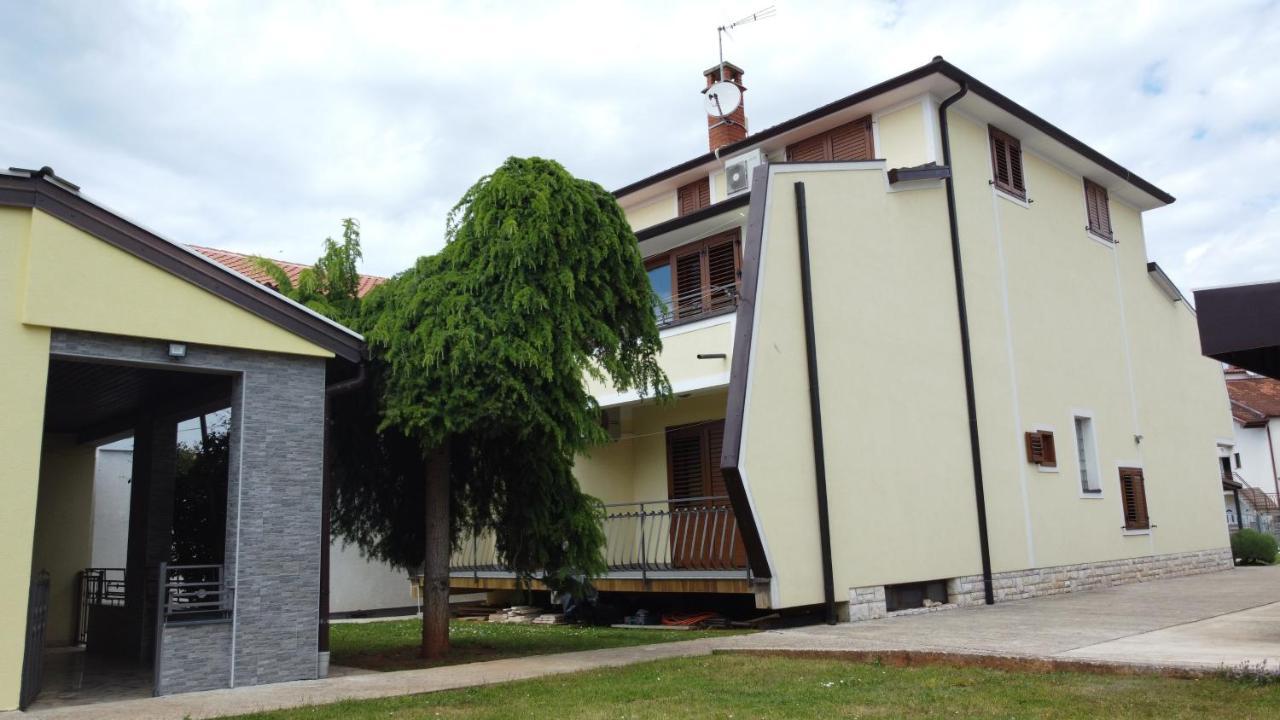 Apartments Krnjic Умаг Экстерьер фото